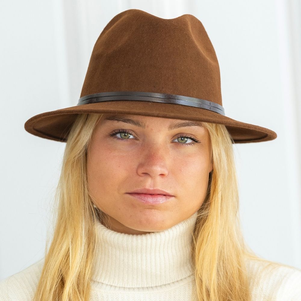 Felt fedora hat leather strop, stitched brim