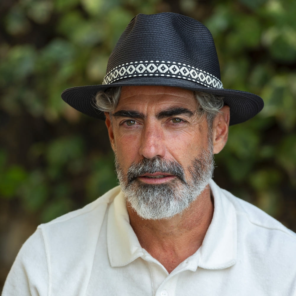 Chapeau papier ruban étroit