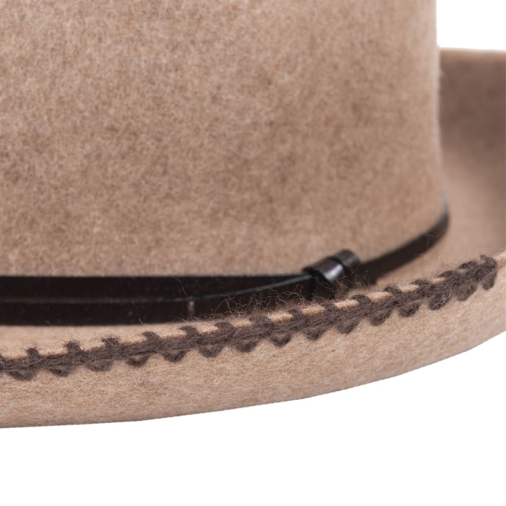 Chapeau feutre lien cuir & tricot