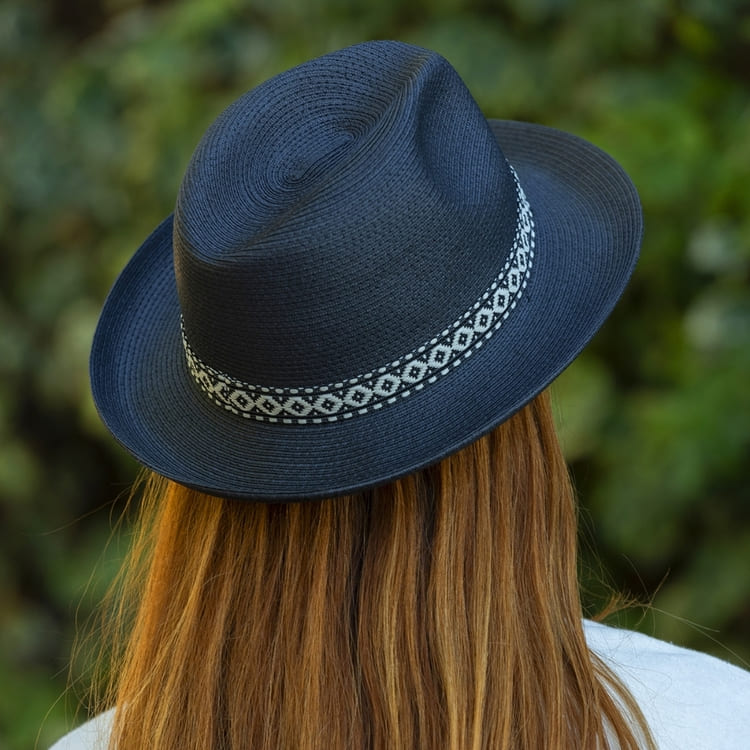 Chapeau papier ruban étroit