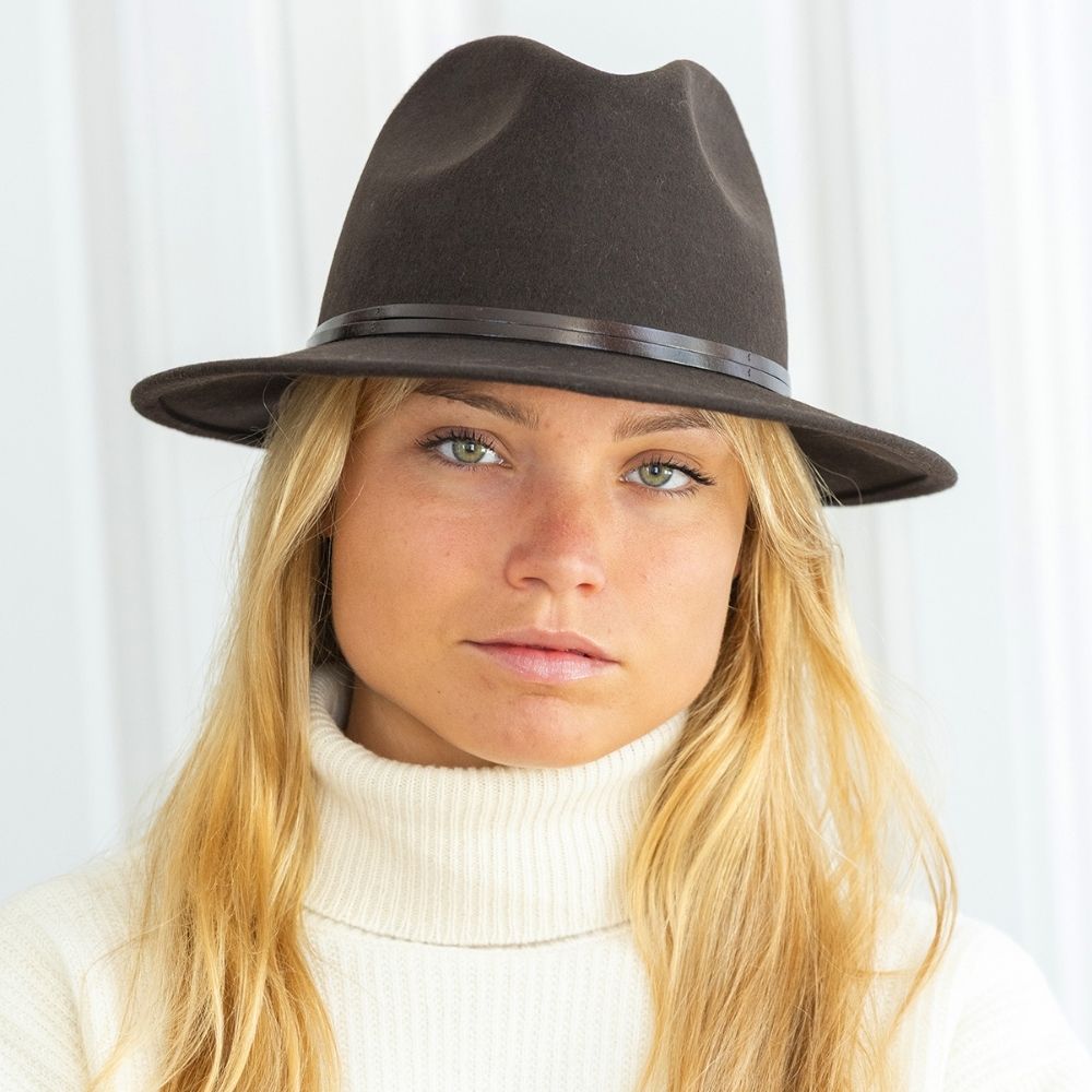 Felt fedora hat leather strop, stitched brim