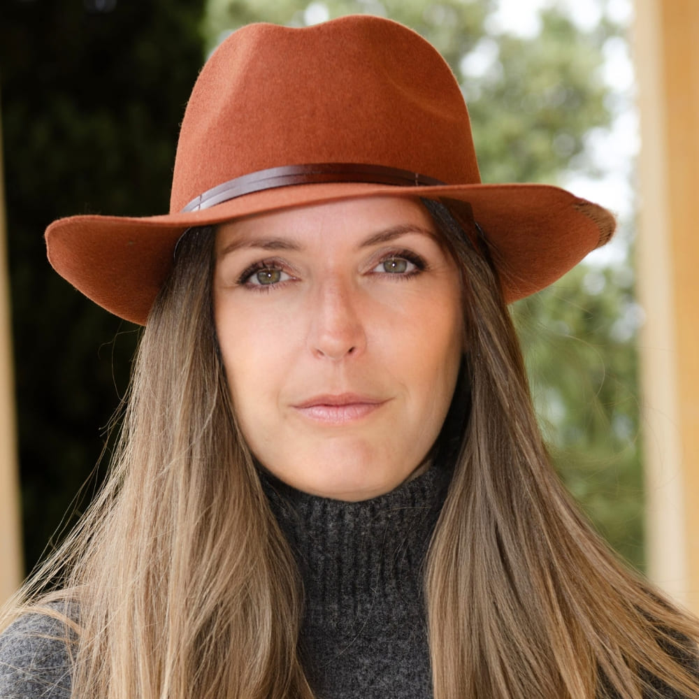 Chapeau feutre lien cuir & tricot