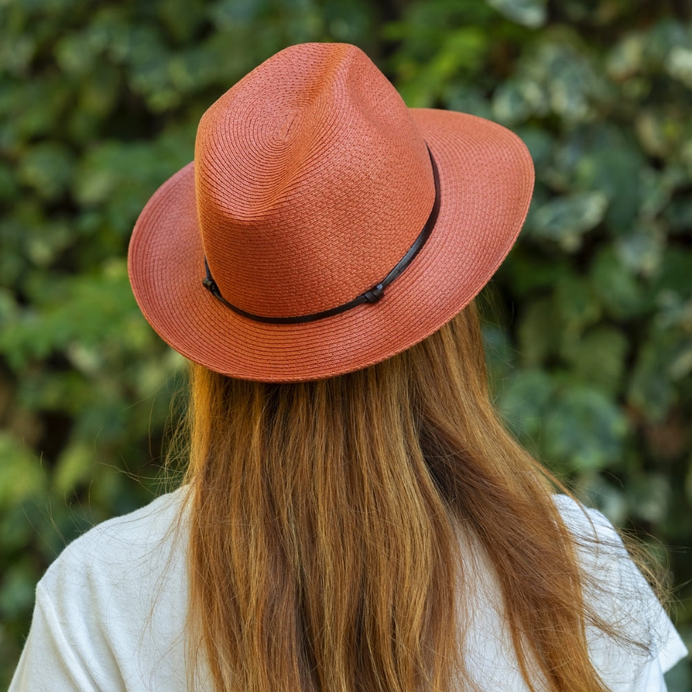 CHAPEAU PAPIER LIEN CUIR