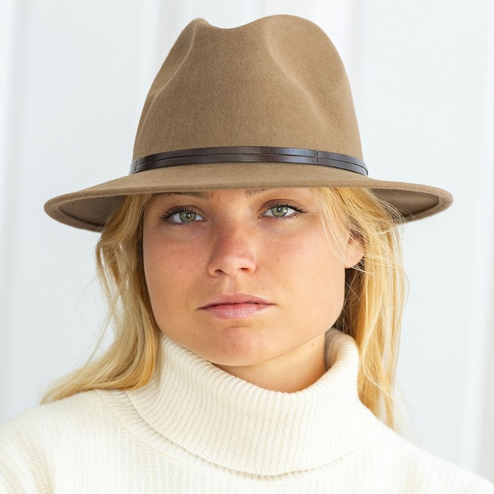 Felt fedora hat leather strop, stitched brim