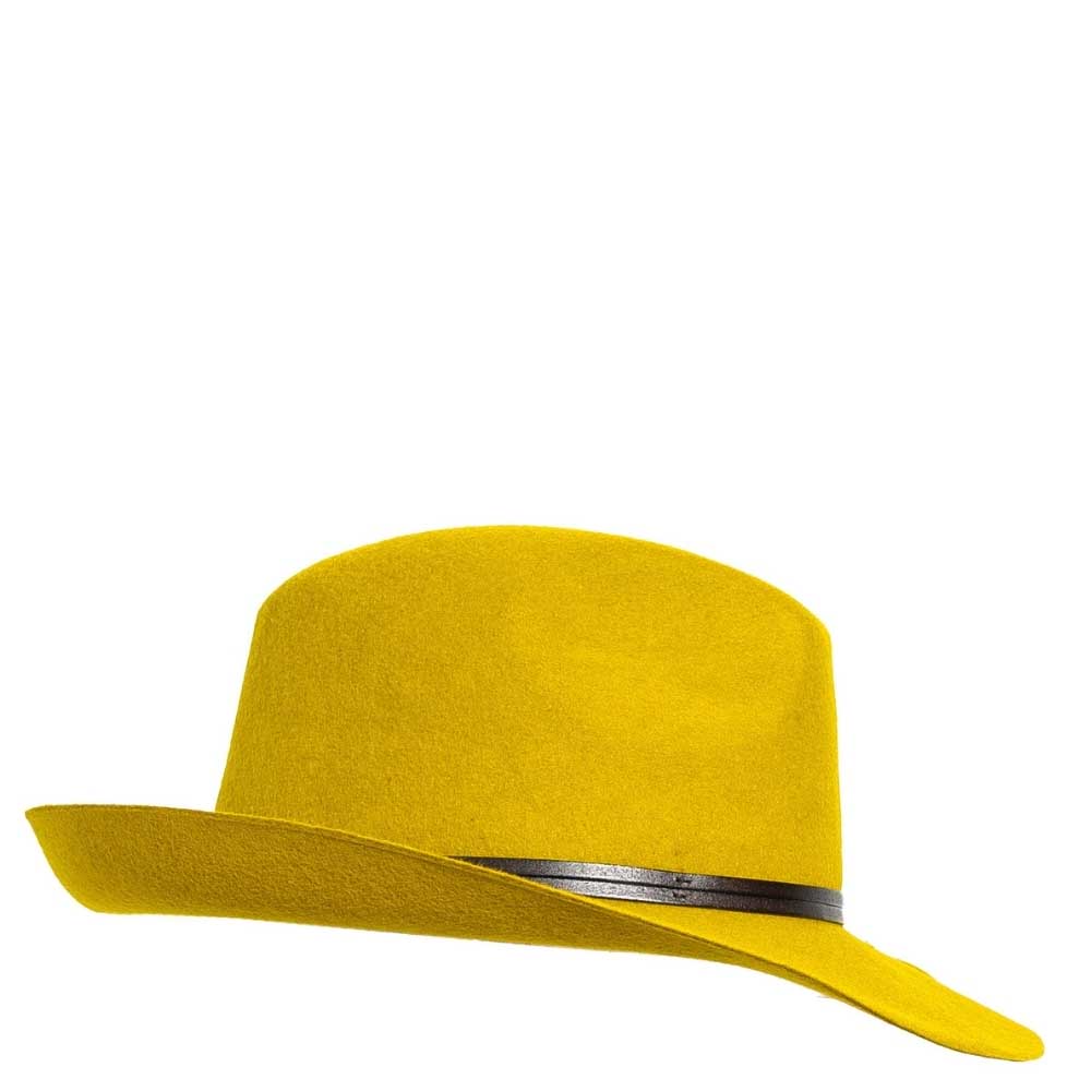 Chapeau feutre, lien cuir, bord non cousu