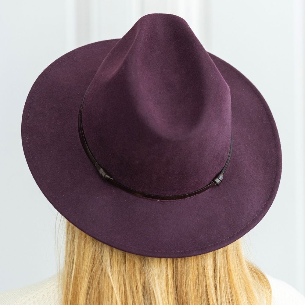 Felt fedora hat leather strop, stitched brim