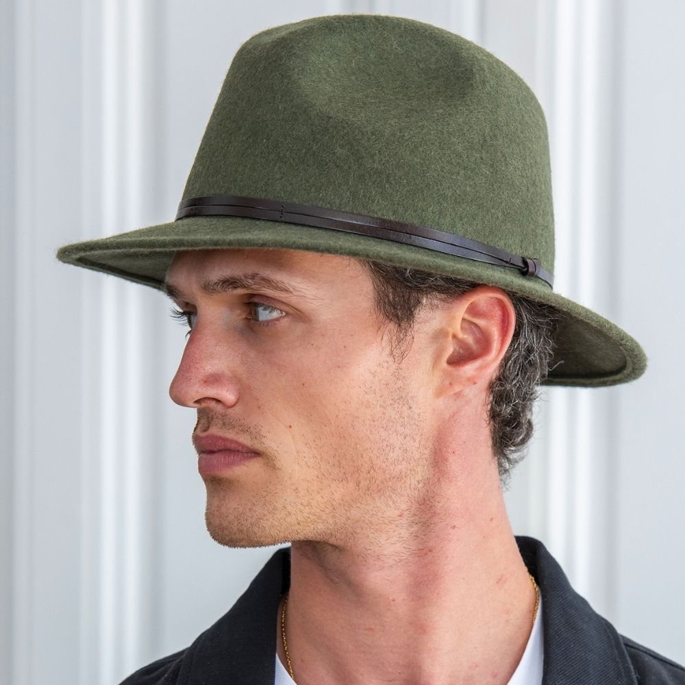 Felt fedora hat leather strop, stitched brim