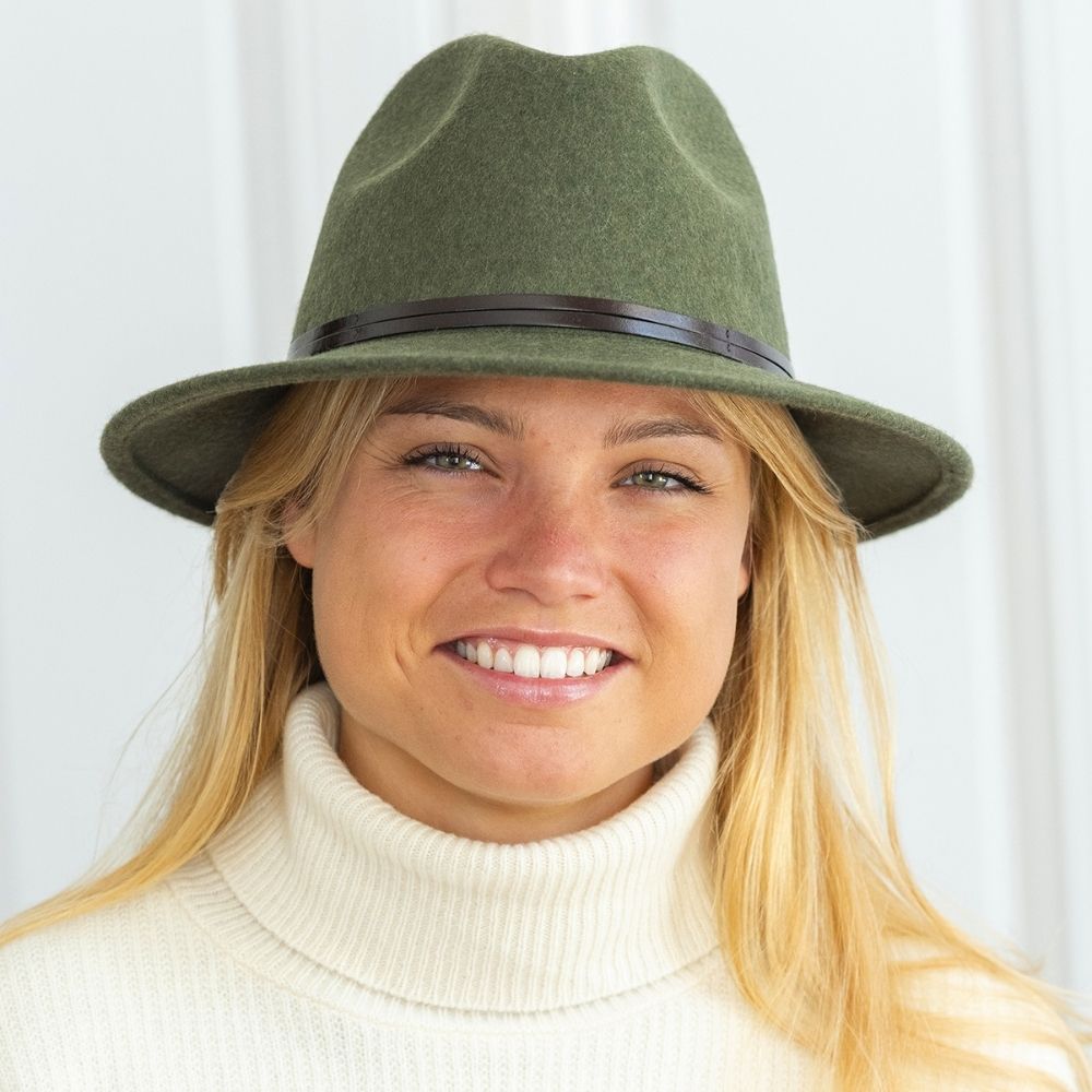 Felt fedora hat leather strop, stitched brim