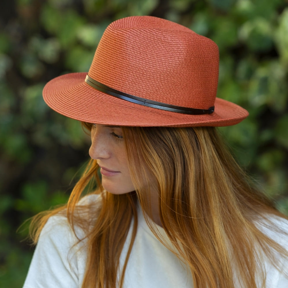 CHAPEAU PAPIER LIEN CUIR