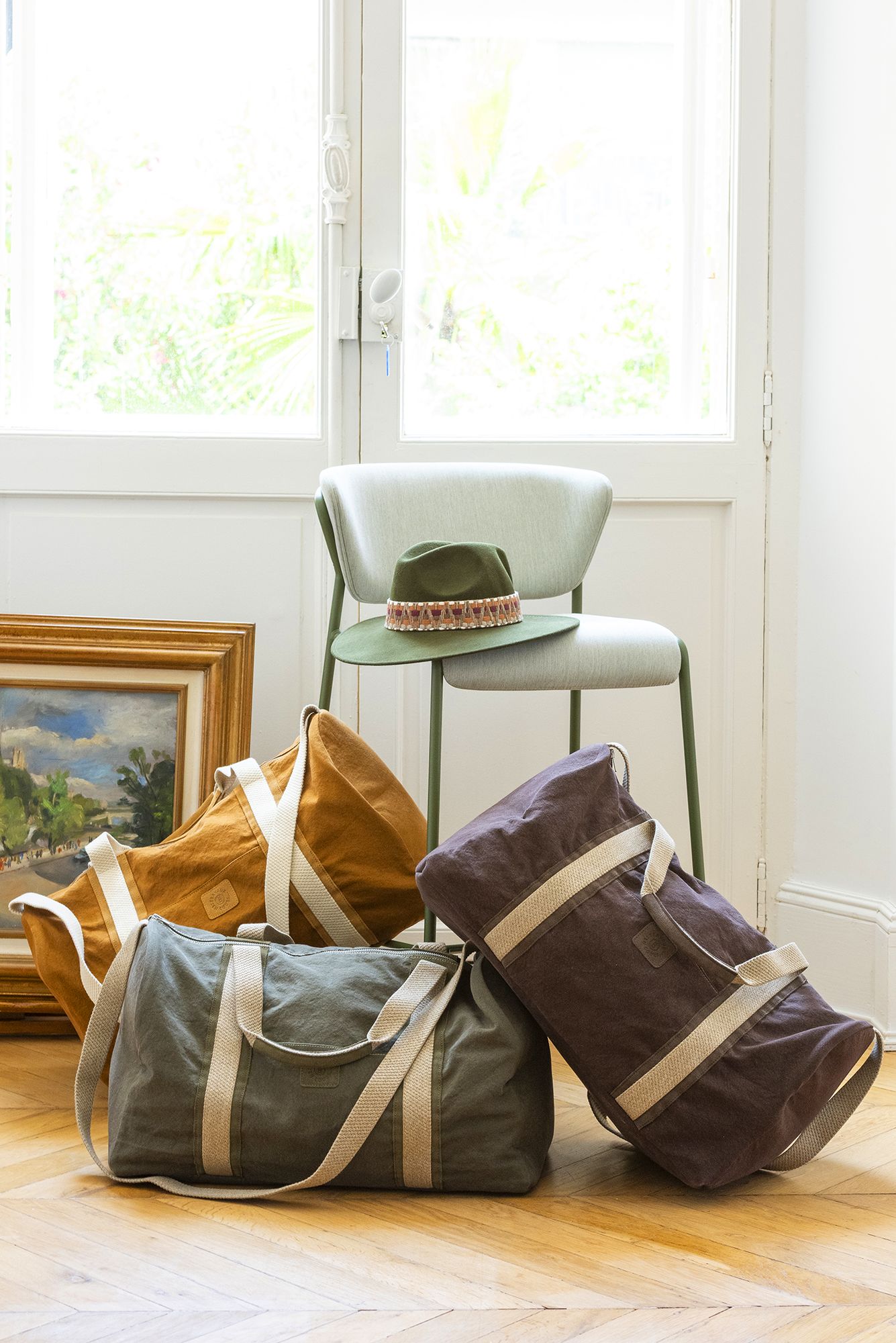 Duffle bag with zipper