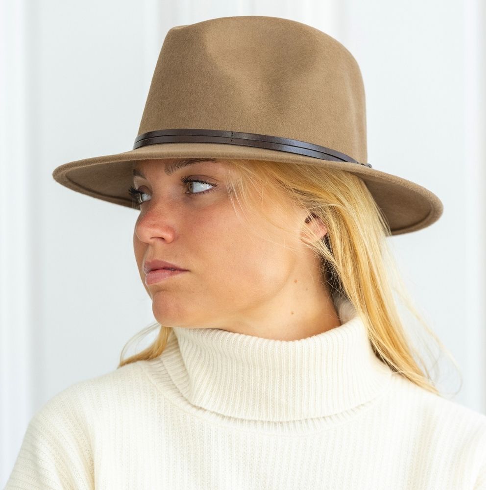 Felt fedora hat leather strop, stitched brim