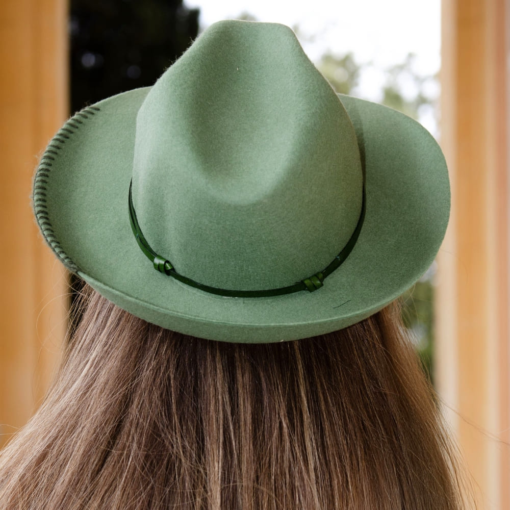 Chapeau feutre lien cuir & tricot