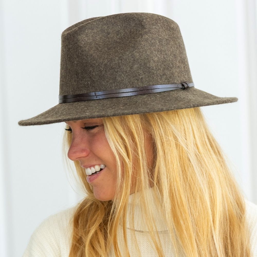 Felt fedora hat leather strop, stitched brim