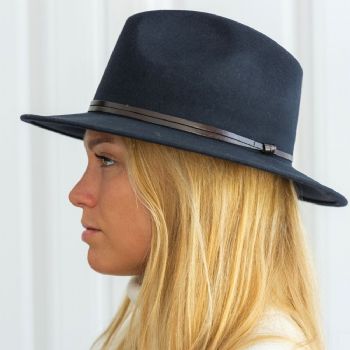 Chapeau feutre lien cuir, bord cousu