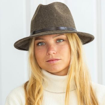 Chapeau feutre lien cuir, bord cousu