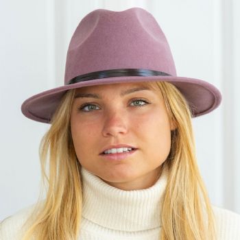 Chapeau feutre lien cuir, bord cousu